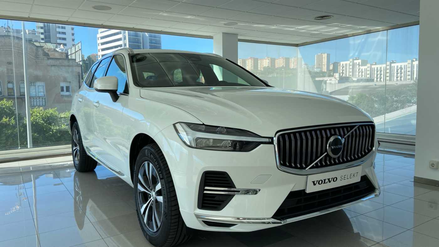 Volvo  XC60 Recharge Core, T6 plug-in hybrid eAWD, Eléctrico/Gasolina, Bright