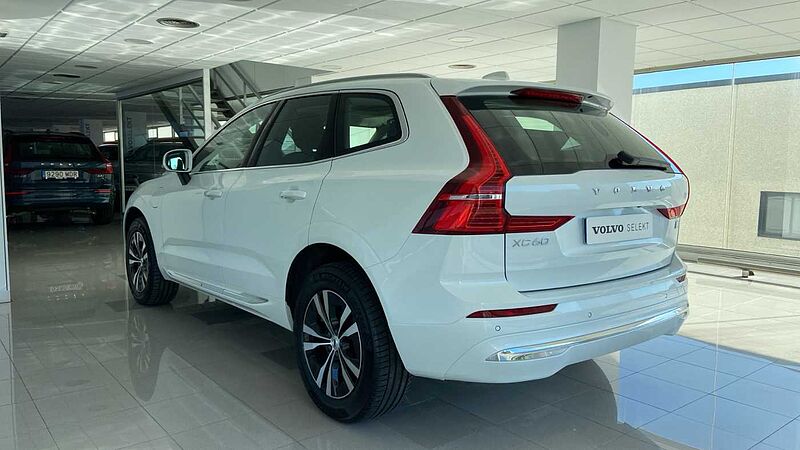 Volvo  XC60 Recharge Core, T6 plug-in hybrid eAWD, Eléctrico/Gasolina, Bright